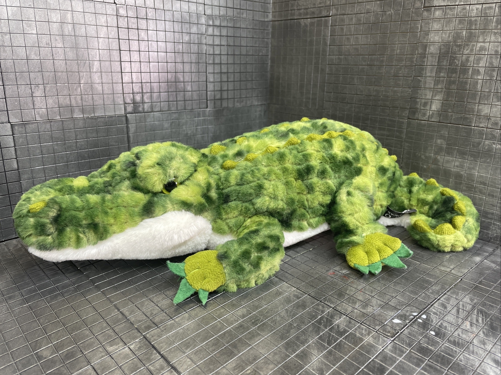 FAO Schwarz  Plush Alligator Green Plush Reptile Stuffed Animal 14 Inch