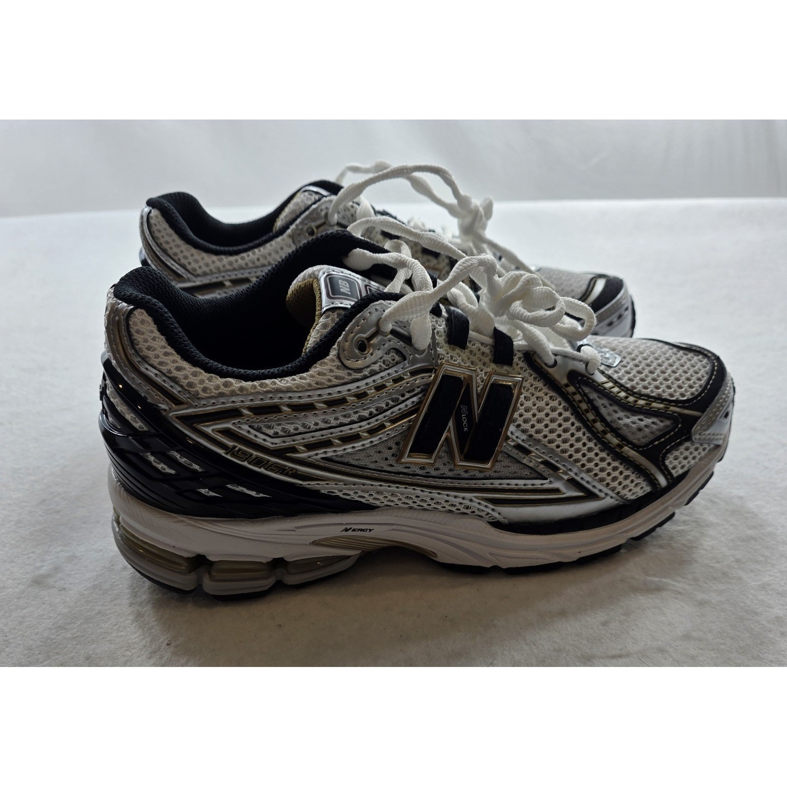 New Balance M1906RA Men's 1906R White & Gold Running Shoes. NWOB. Size 6.5