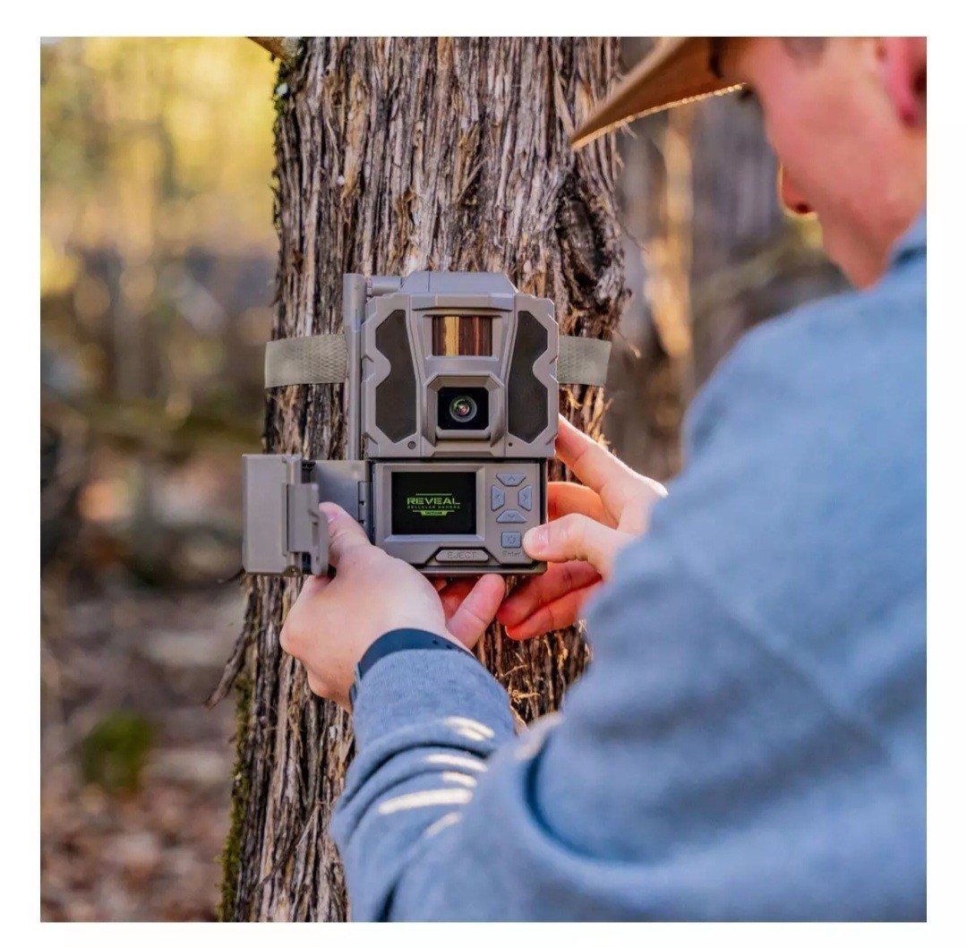 Tactacam Reveal Pro 3.0 Solar Bundle