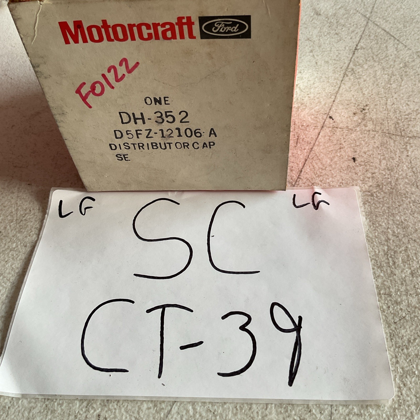 Genuine Ford Motorcraft Distributor Cap, D5FZ-12106-A (DH-352)