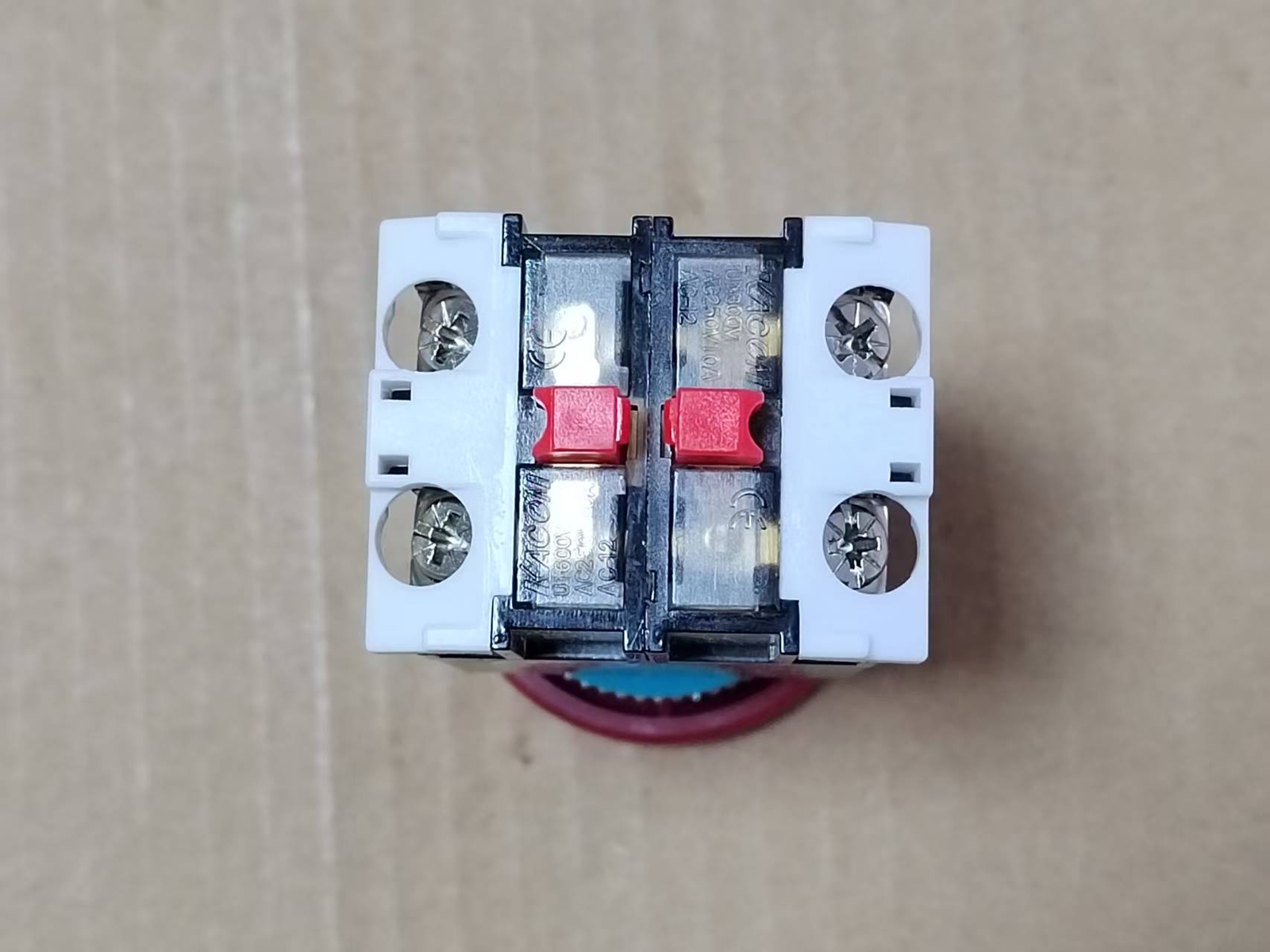 1PCS B30-81A for KACON Emergency Stop Switch 30mm for Doosan CNC Machine Tool