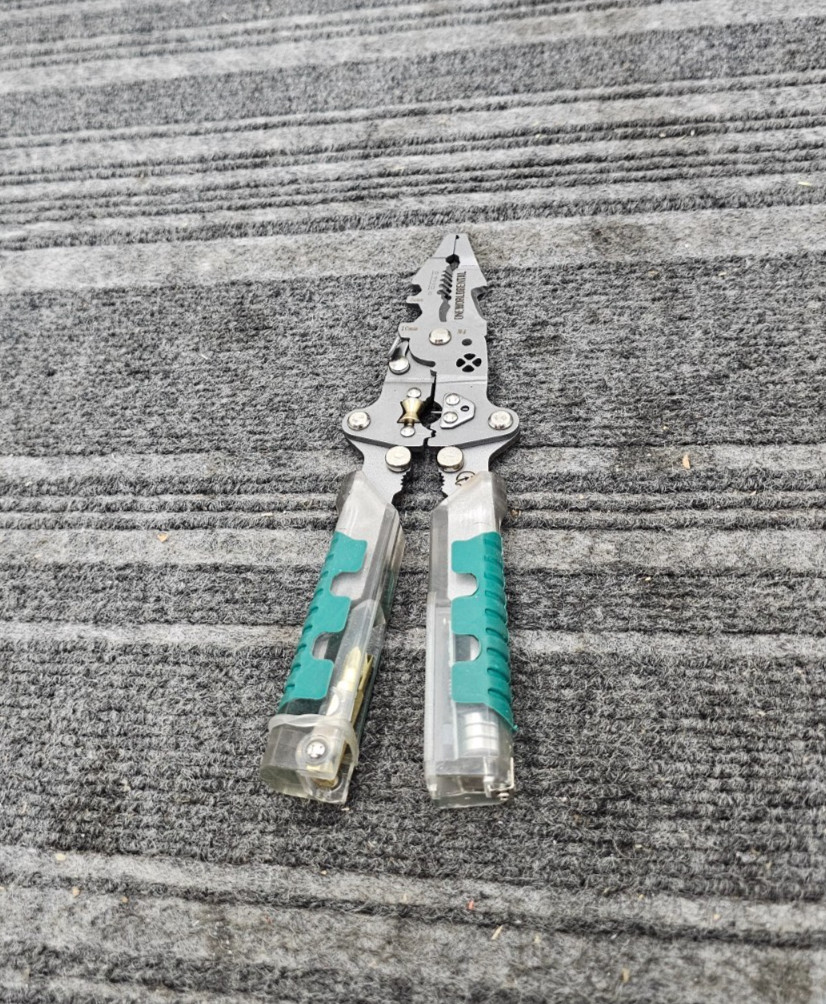 (QTY 2) Multifunctional 18-in-1 Ｗire Stripper Foldable Wire Stripper Plier Tool