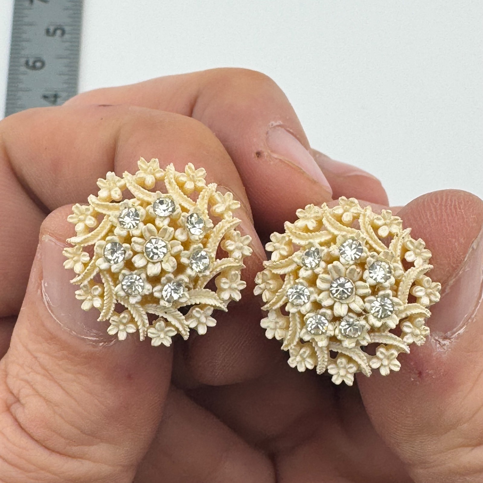 Vintage Cream Floral Rhinestone Cluster Screwback Earrings
