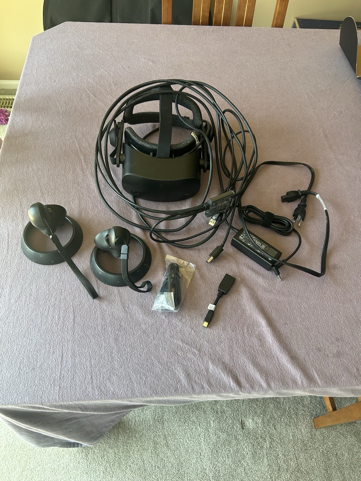 HP Reverb G2 Virtual Reality Bundle with Box and Cables - Black