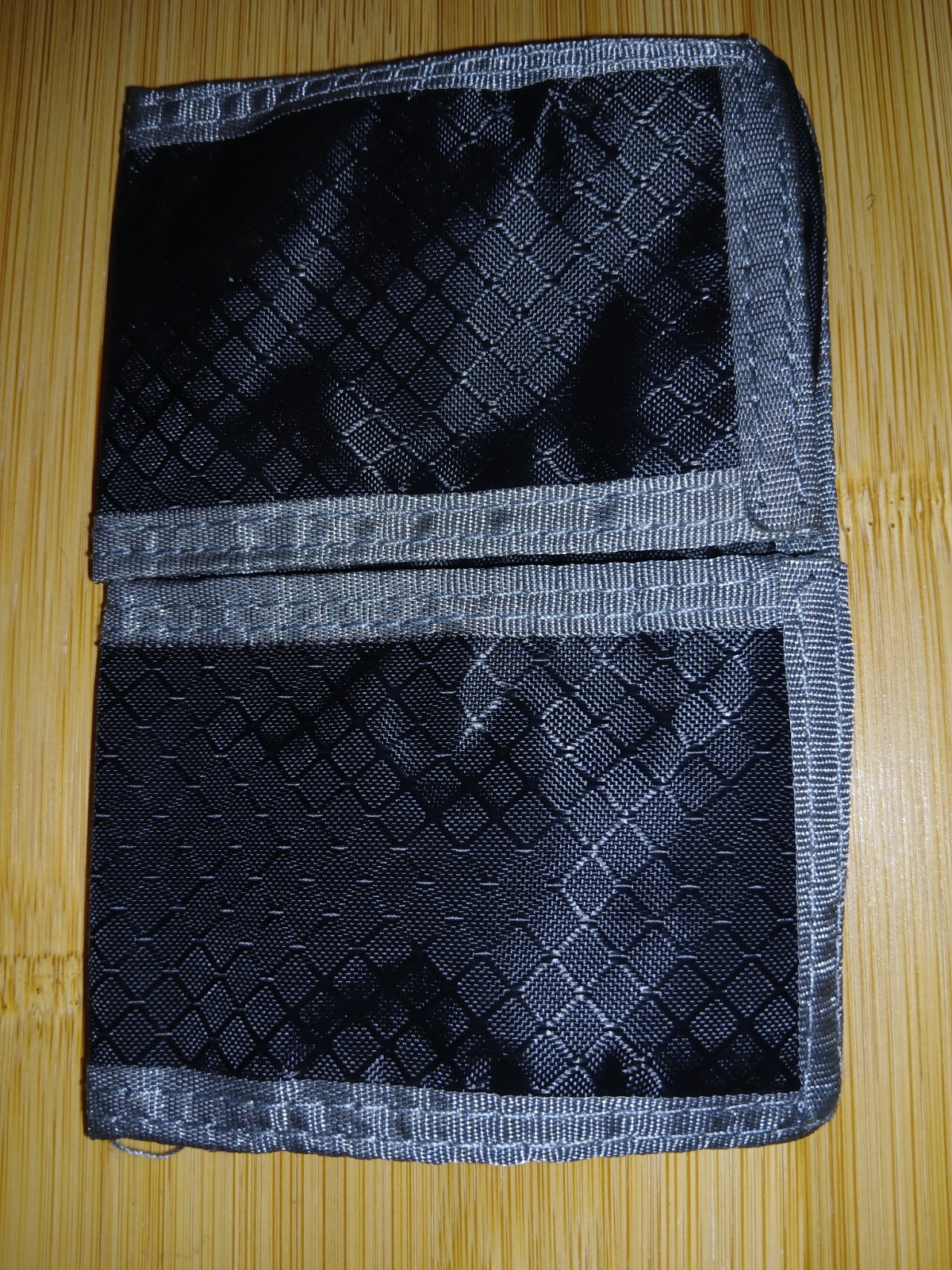 2pocket Medium Sized Battery Storage Pouch
