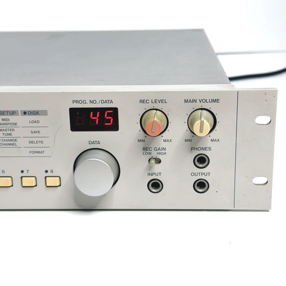 AKAI Professional S01 16-Bit MIDI Digital Sampler 2U Rackmount Floppy USED