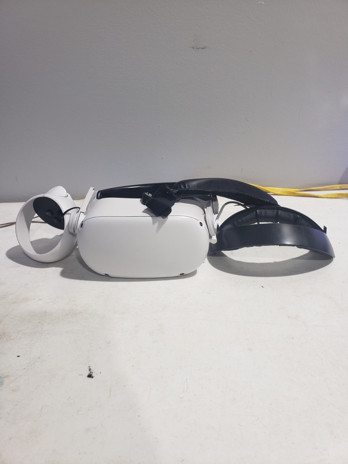 Oculus Meta Quest 2 128GB VR Headset With One Remote