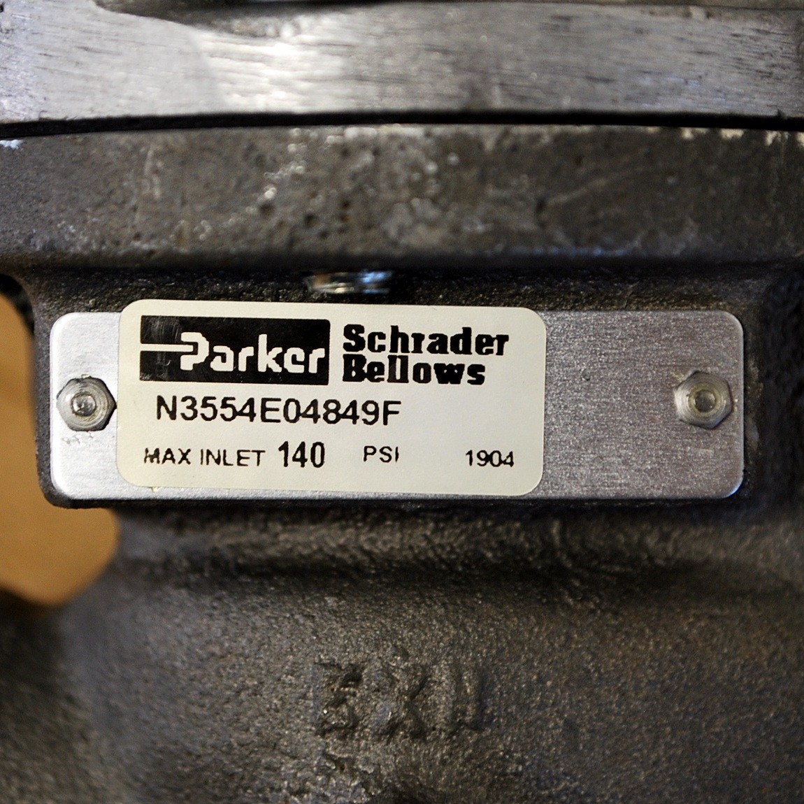 Parker N3554E04849F 3/8 Body Valve - NEW