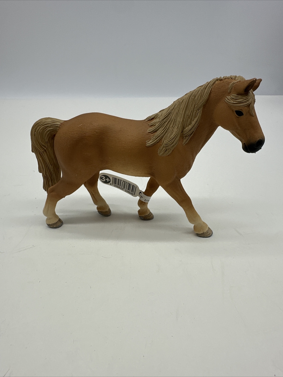 Schleich Tennessee Walker Mare Horse Figure 13833 NEW