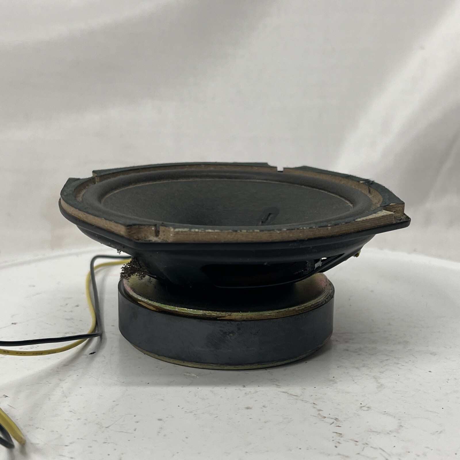 ENSONIQ Replacement Part E190089 94v-1 / Pulled From AVISTA 7600 Left Speaker