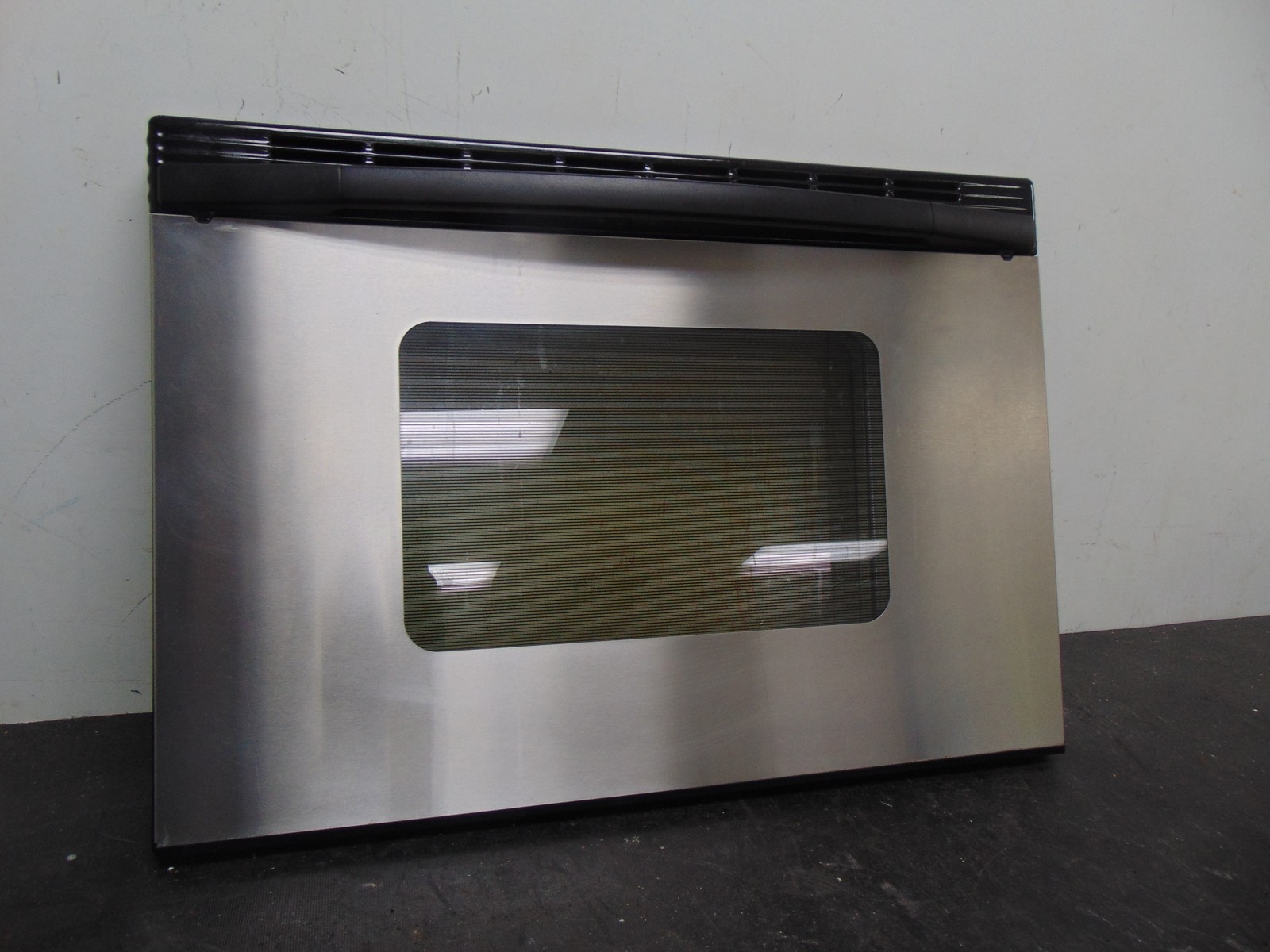 KitchenAid Range KESC307HBS6 Door Assembly with Handle 9754041