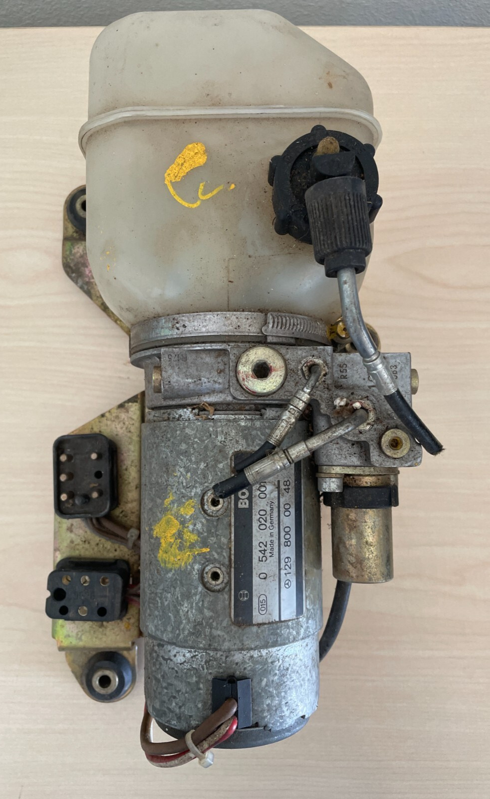 OEM 90-93 Mercedes Convertible Roof Hydraulic Pump 129 800 00 48 Bosch 054202001