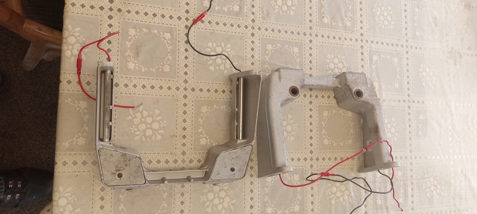 Sensor head stow brackets - Hunter 611 DSP306HFSS - Pair