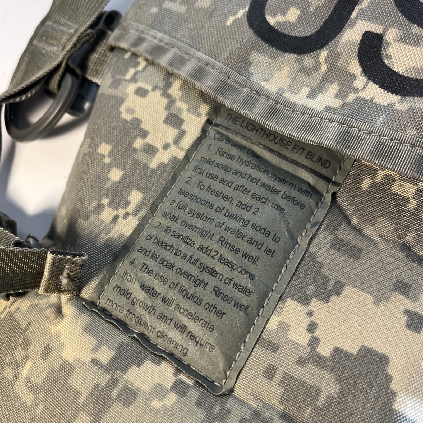 Molle II Hydration System Carrier WITH 100oz/3L Bladder ACU