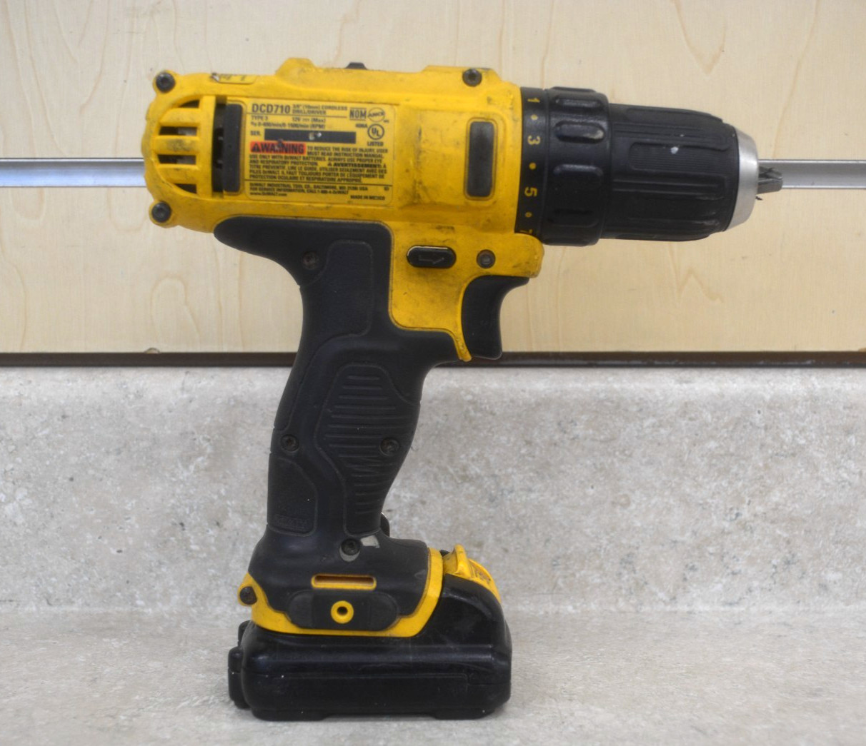 DeWALT 12V 3/8" Cordless Drill/Driver DCD710 *Pre-owned* FREE SHIPPING