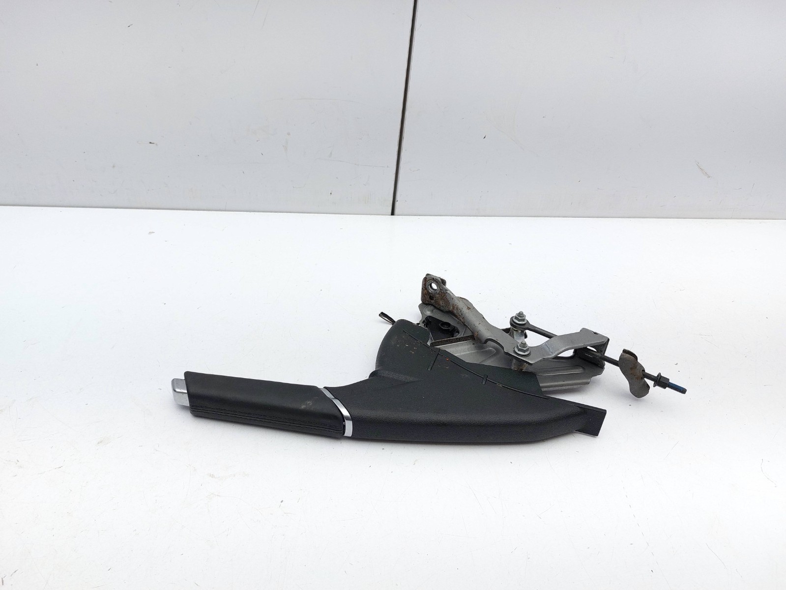 PARKING HANDBRAKE HANDLE LEVER MECHANISM 82A711301J AUDI A1 MK2 GB 2022