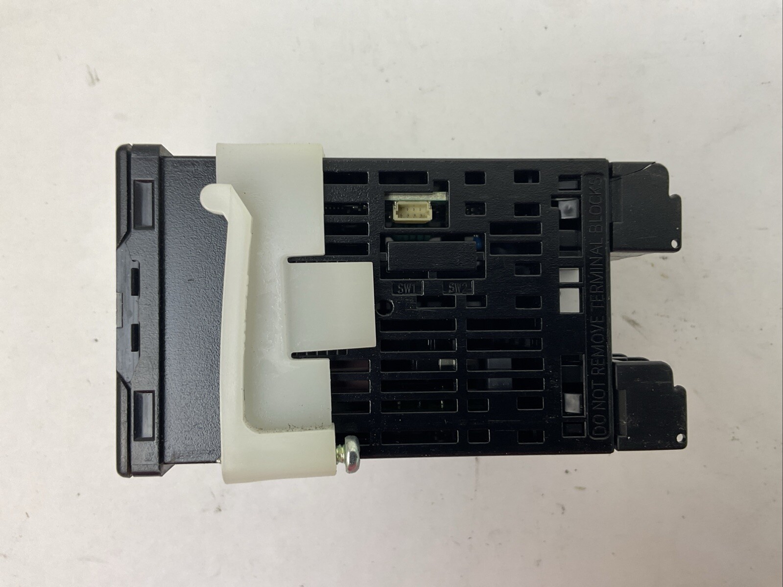 OMRON E5CZ-Q2MT TEMERATURE CONTROLLER