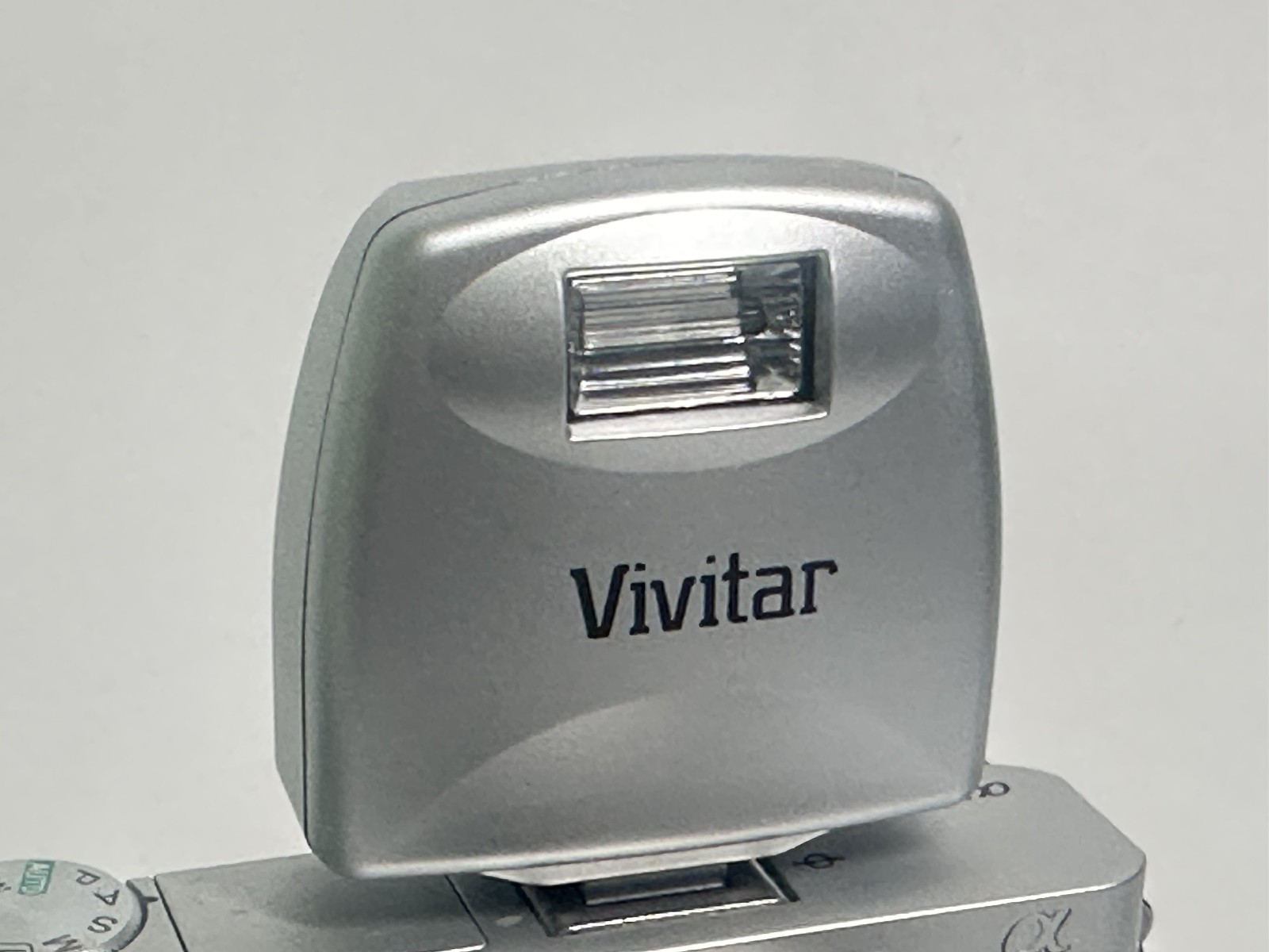 Vivitar Mini Hot shoe simple flash Silver "Camera Not Included"
