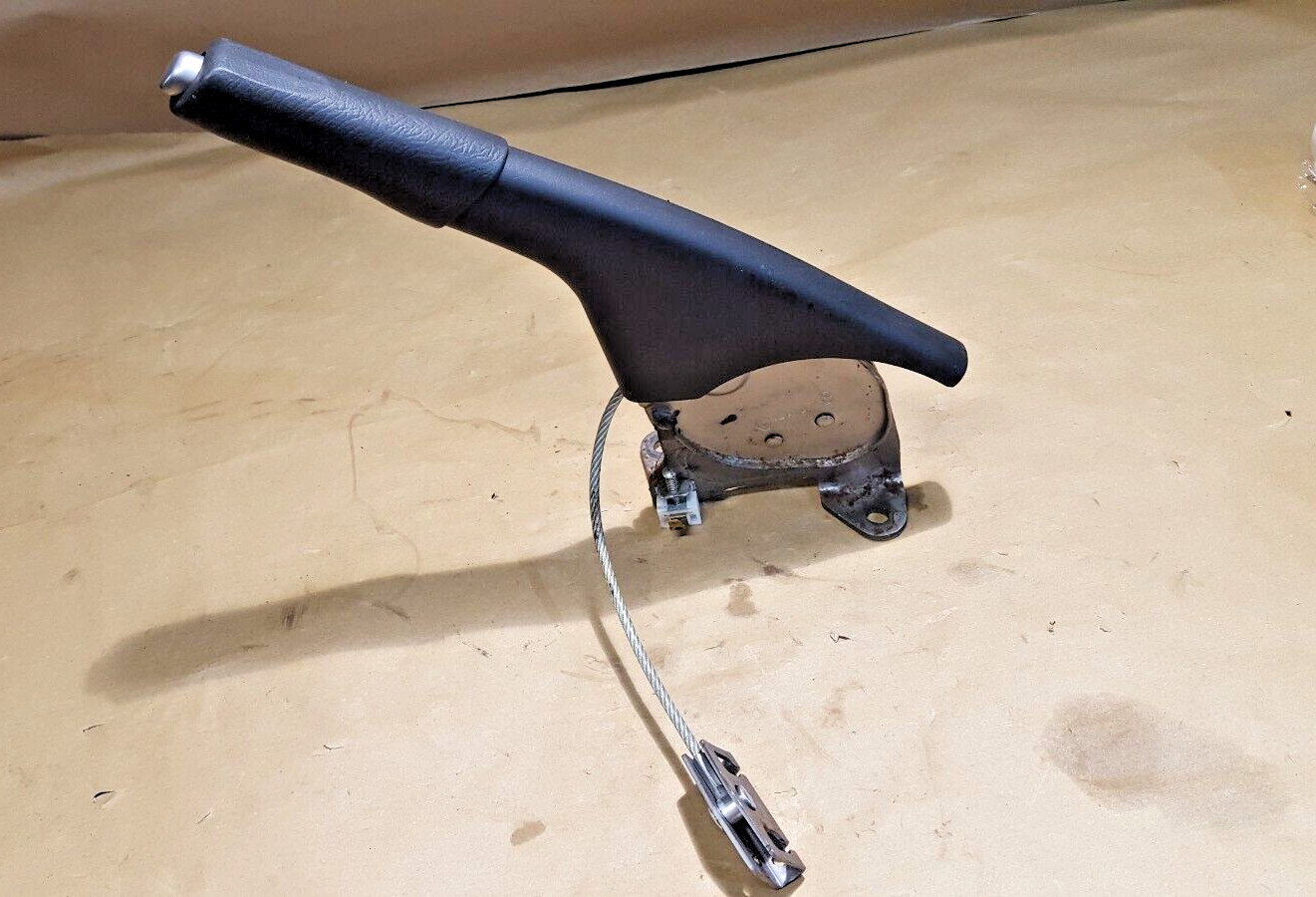 09-12 RENAULT CLIO X85 1.2 PETROL HANDBRAKE PARKING BRAKE LEVER ASSEMBLY