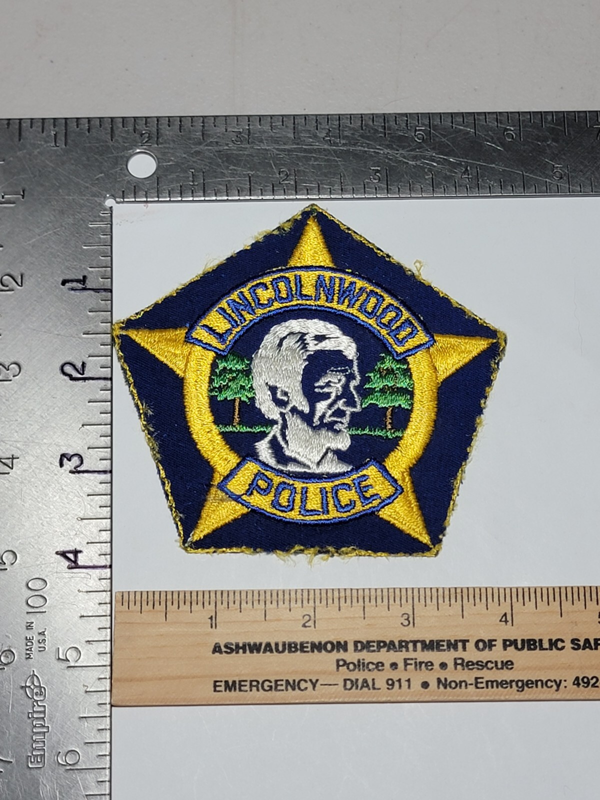 GG 7b Police patch patches Illinois  IL Lincolnwood Style 2 Vintage Used