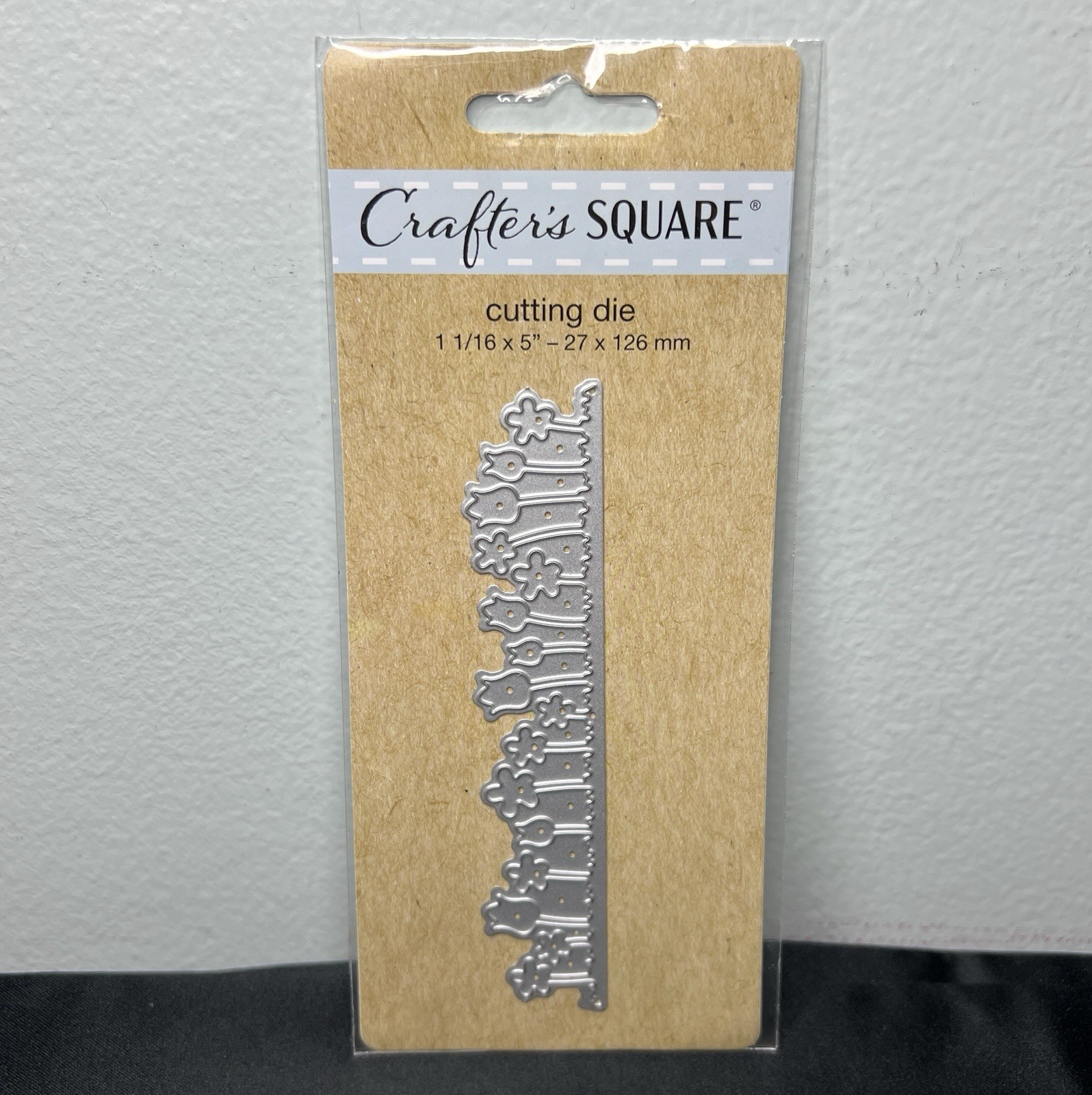 Crafter's Square Cutting Die Flowers Floral Flowers Nature 1 1/16 x 5” NEW