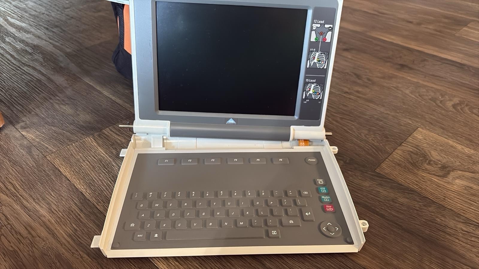 GE ECG mac 5500 HD display. - Keyboard combo-Used. Working-Biomed certified