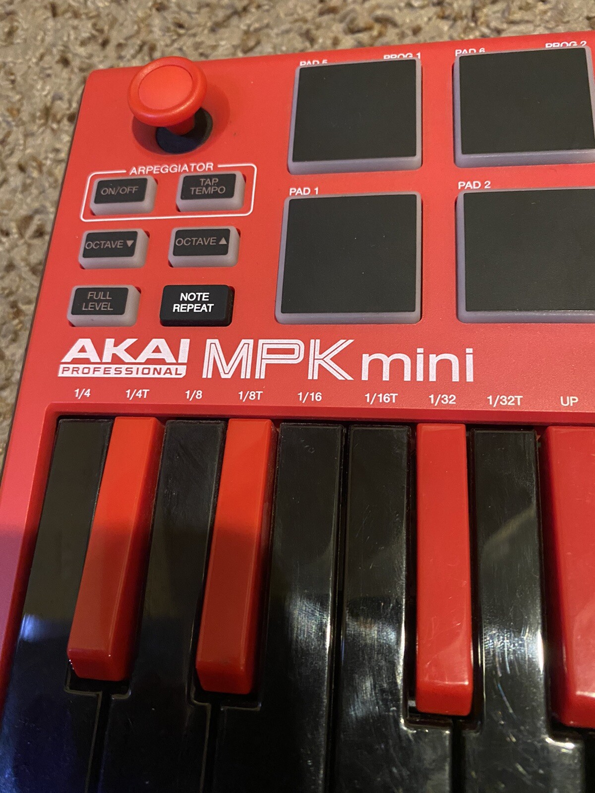 akai mpk mini red