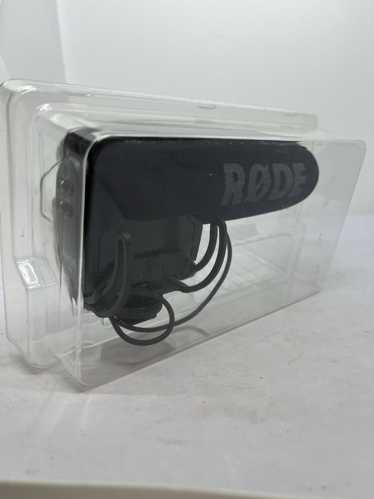 RODE VideoMic Pro On-Camera Shotgun Microphone Vlogger/DSLR