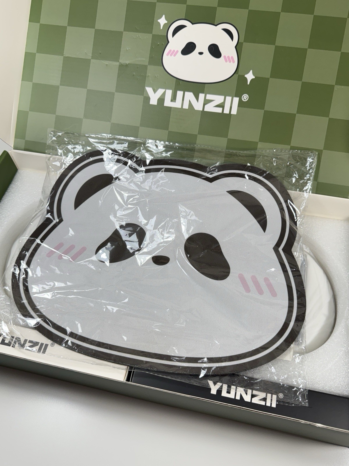 YUNZII Mechanical Keyboard Wireless RGB Backlit White Black Green QWERTY Layout