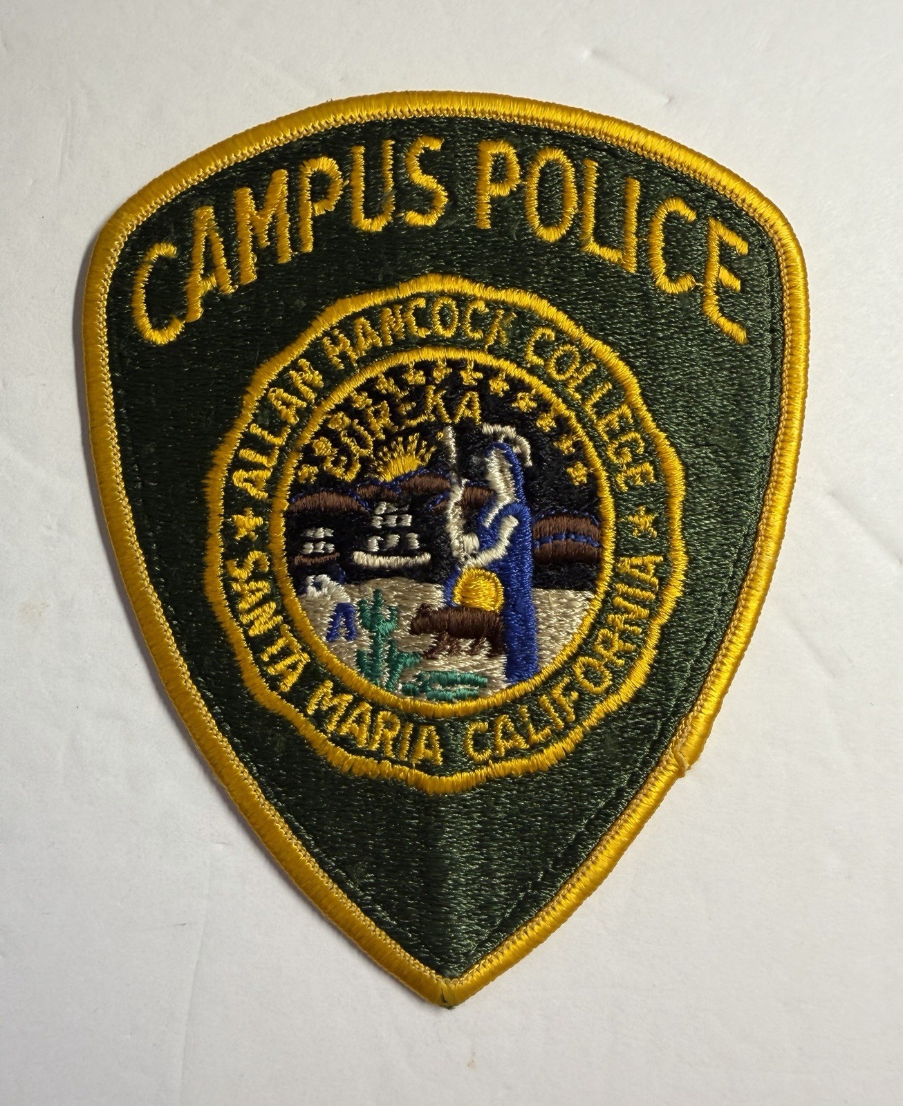 VINTAGE CALIFORNIA ALLAN HANCOCK COLLEGE CAMPUS POLICE PATCH SANTA MARIA #D53