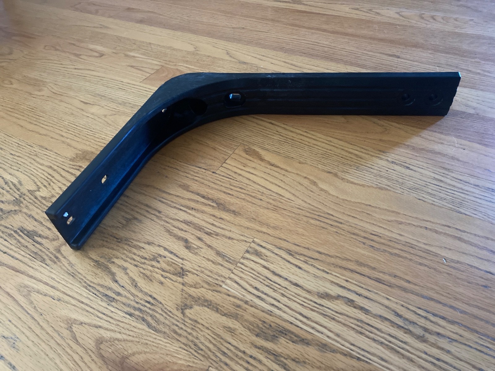 Low Wind Cab Fairing Support Bracket for Volvo Vnl 82728020