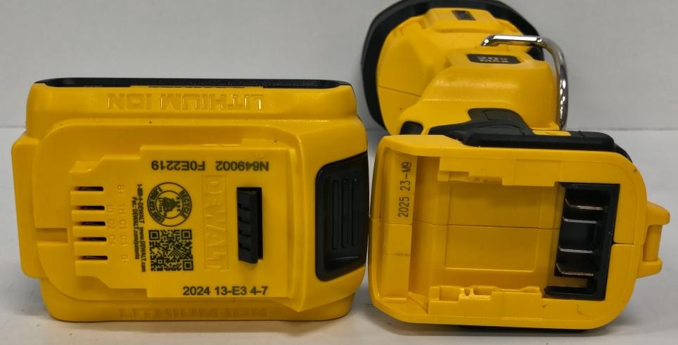 20V LED PIVOTING WORKLITE W/BATT (P14028029)