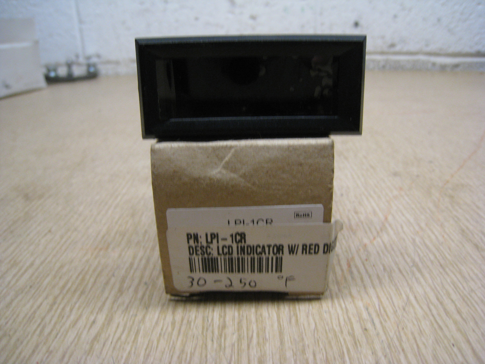 NEW KELE LPI-1CR RED Panel Display, 3-1/2 Digit LCD Display, 24VDC at 35mA