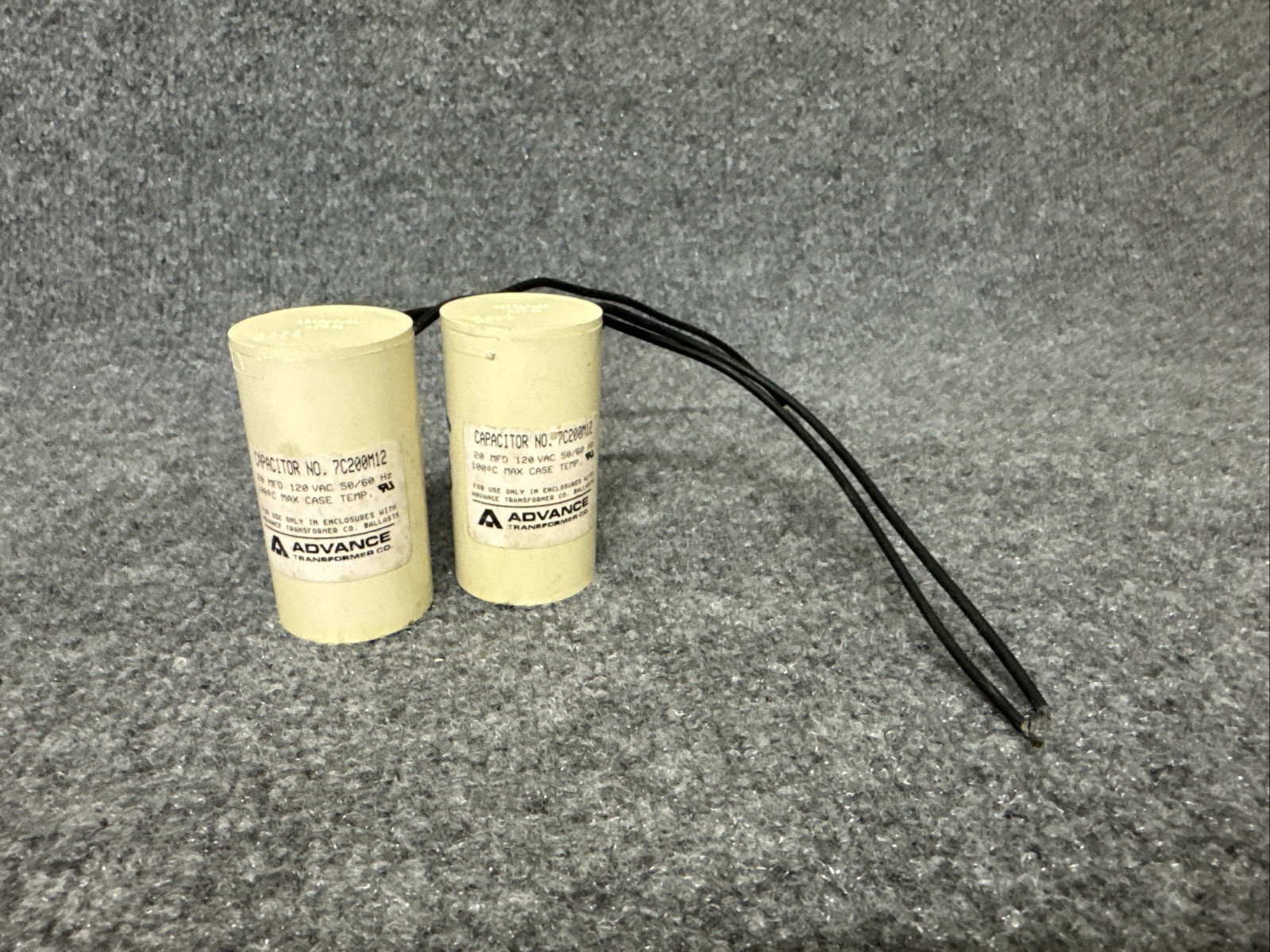Lot Of 2 - Advance Transformer 7C200M12 20µf 20MFD Capacitor 120VAC 120V 50/60Hz