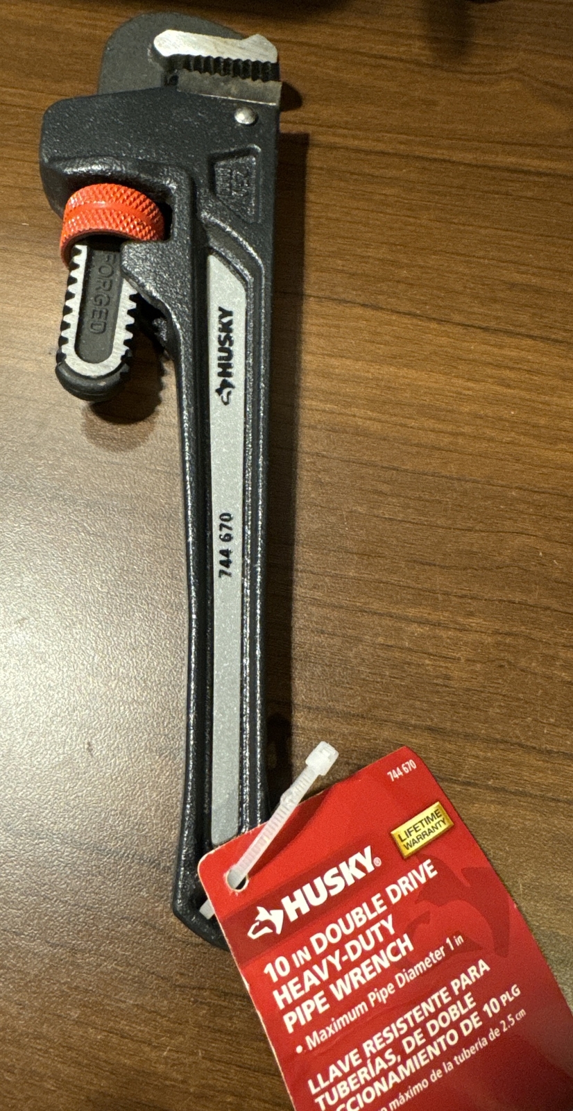 Husky 10” Double Drive Heavy Duty Pipe Wrench 744670