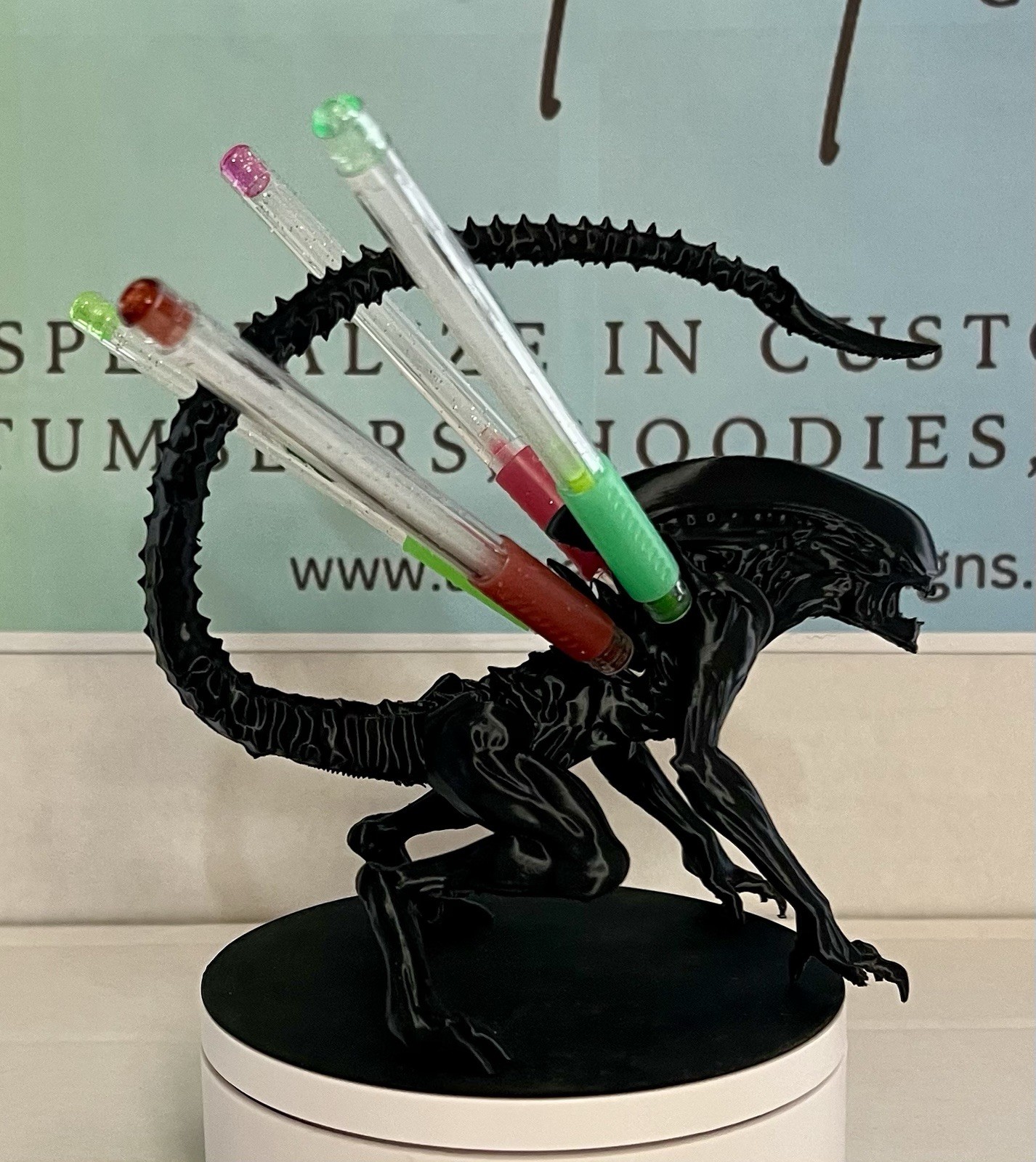 Alien Earth Xenomorph custom 4 Pen Desktop Holder 3D Print Sci-Fi Desk Organizer