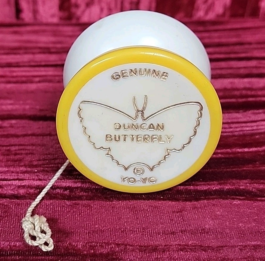 Vintage 70's era Duncan Butterfly YoYo WHITE + yellow VINT TOY TOYS ANTIQUE RARE