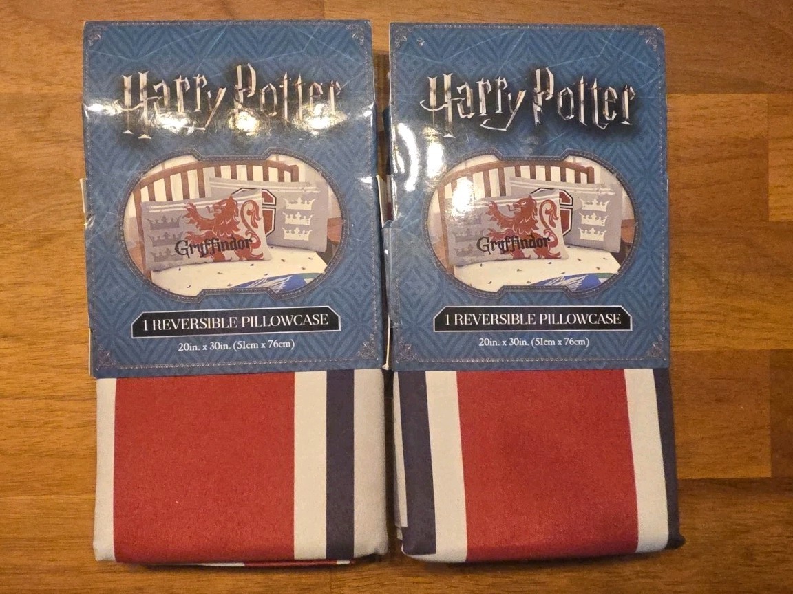 2 HARRY POTTER REVERSIBLE PILLOWCASE-RAVENCLAW-HUFFLE PUFF-GRYFFINDOR-SLYTHERIN