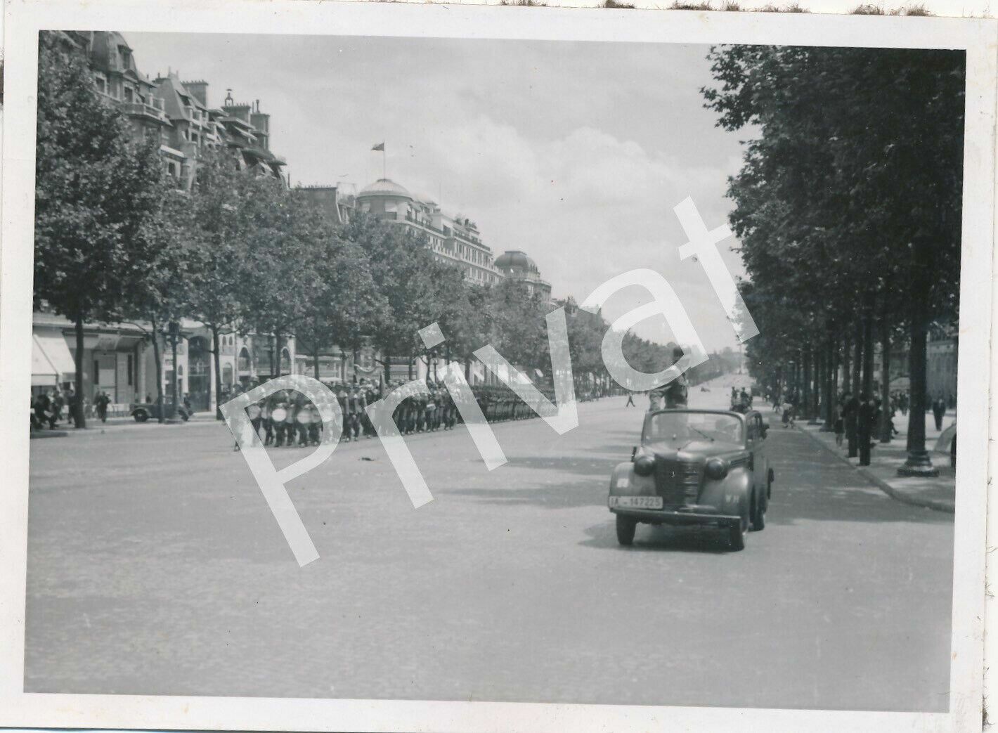 Photo WW II Wehrmacht Entry Paris Champs Élysées France Car IA-147225 H1.04