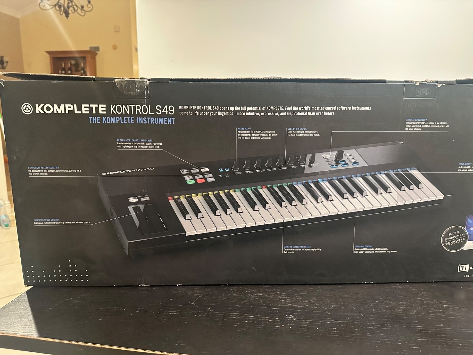 Native Instruments Komplete Kontrol S49 MK1 MIDI Keyboard Controller – Excellent