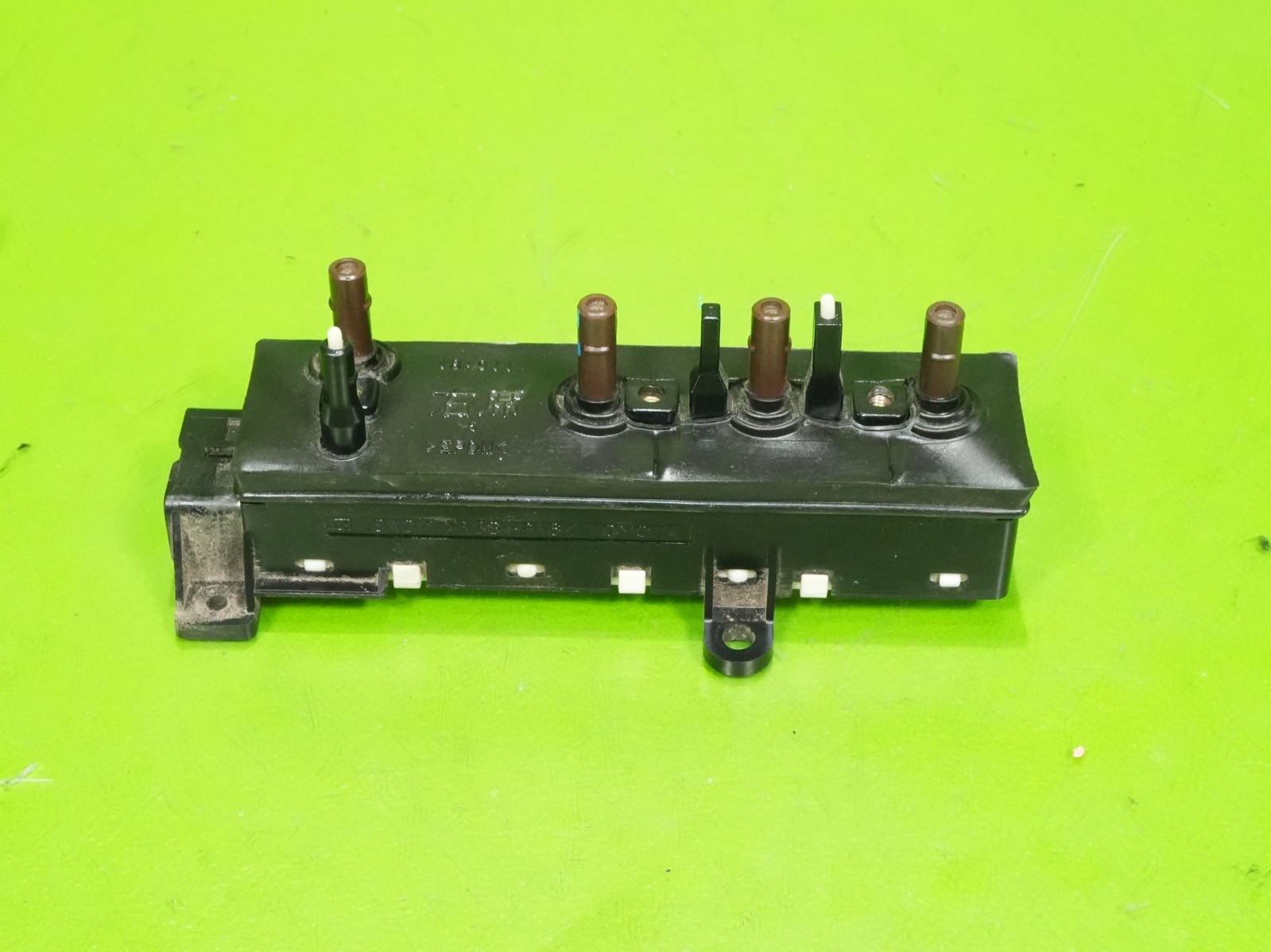 01-05 IS300 OEM passenger right front seat power control switches buttons