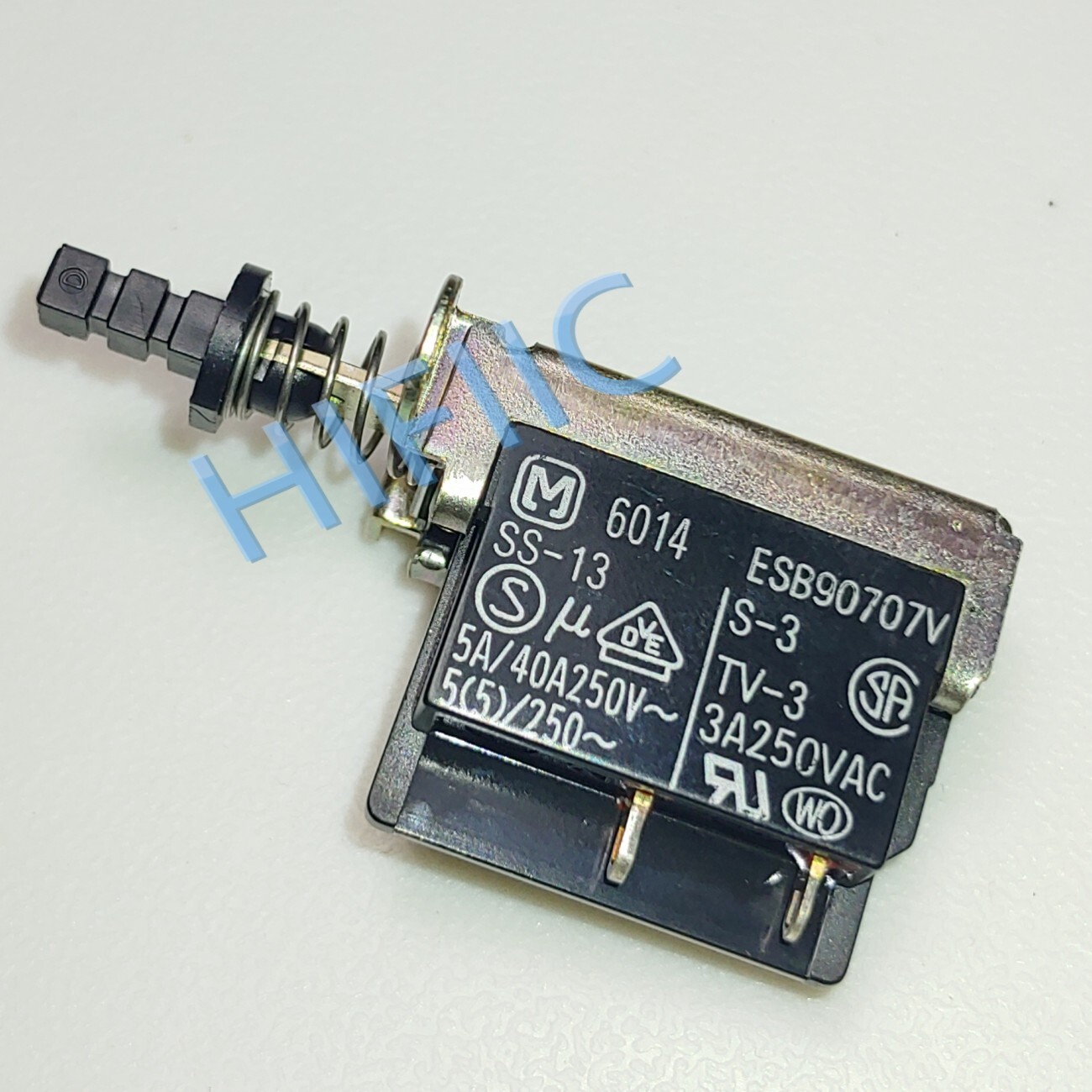 1PCS ESB90707V SS-13 Pushbutton Switch 4 Pins 5A/40A 250VAC