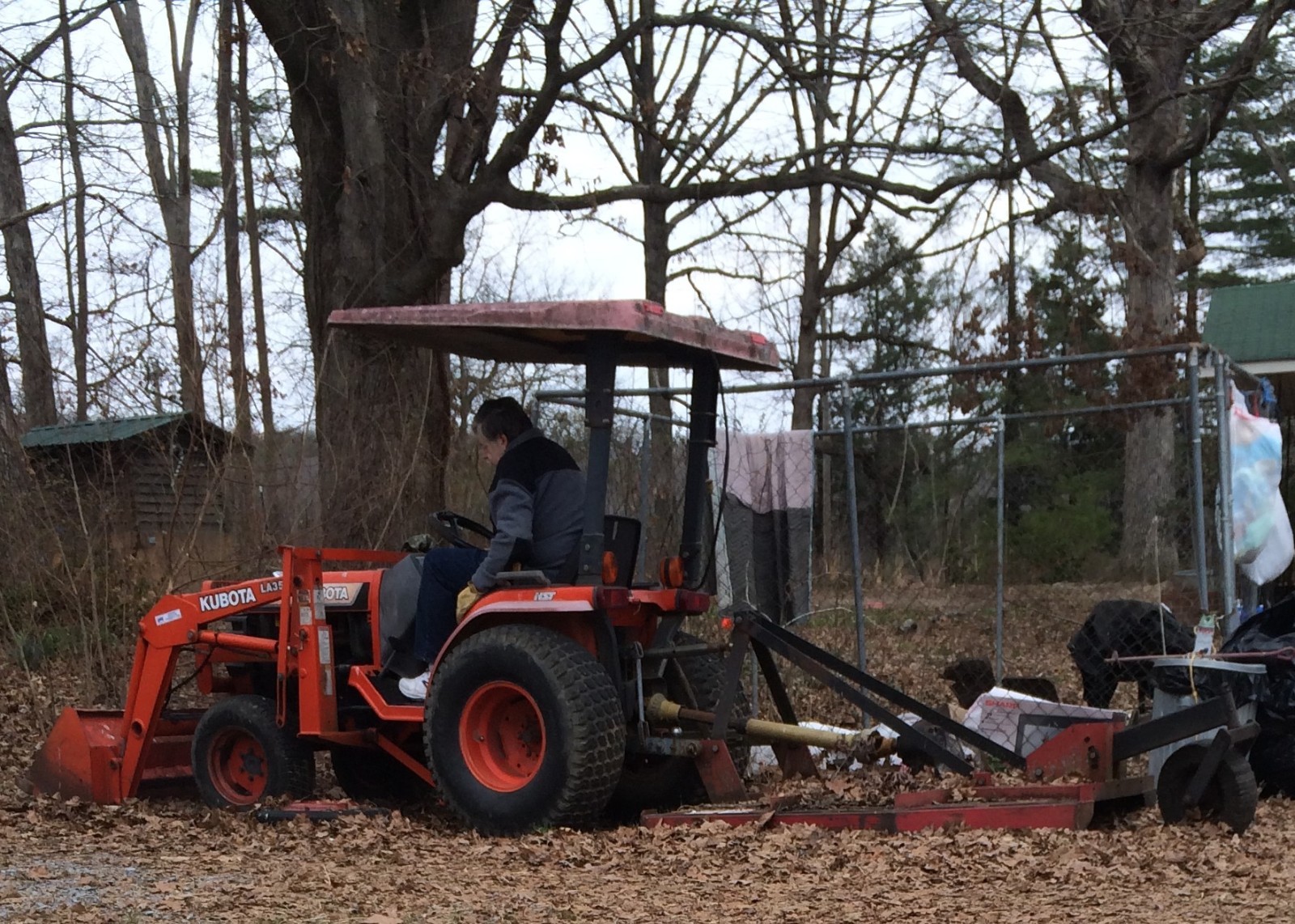 Kubota B2400 Tractor and LA351 Front end Loader plus