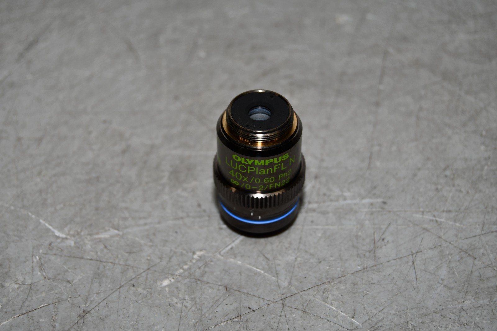 ^ Olympus LUCPlanFL N 40x/0.60 Ph2 UIS2 Infinity/0-2/FN22 Microscope Objective