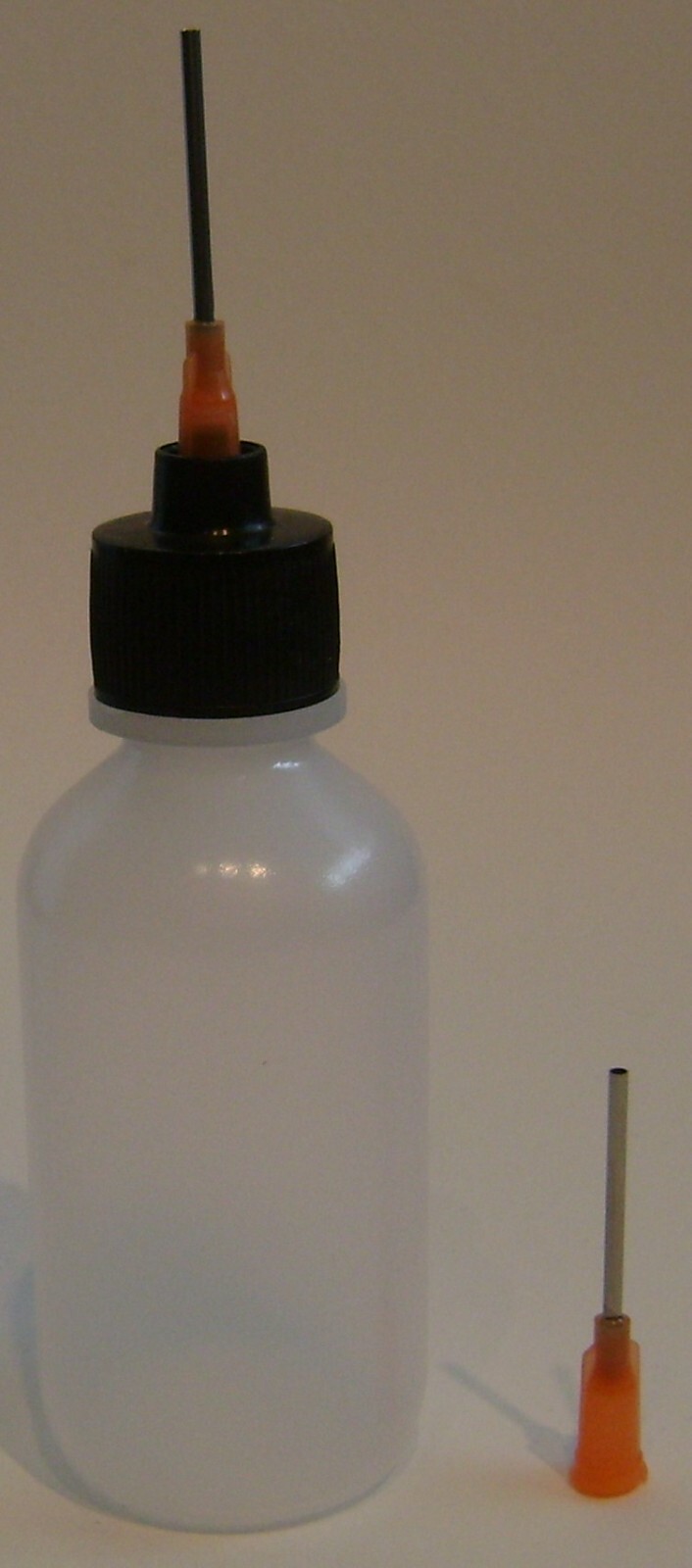 Dispensing Bottle for precise resin application onto fly tying