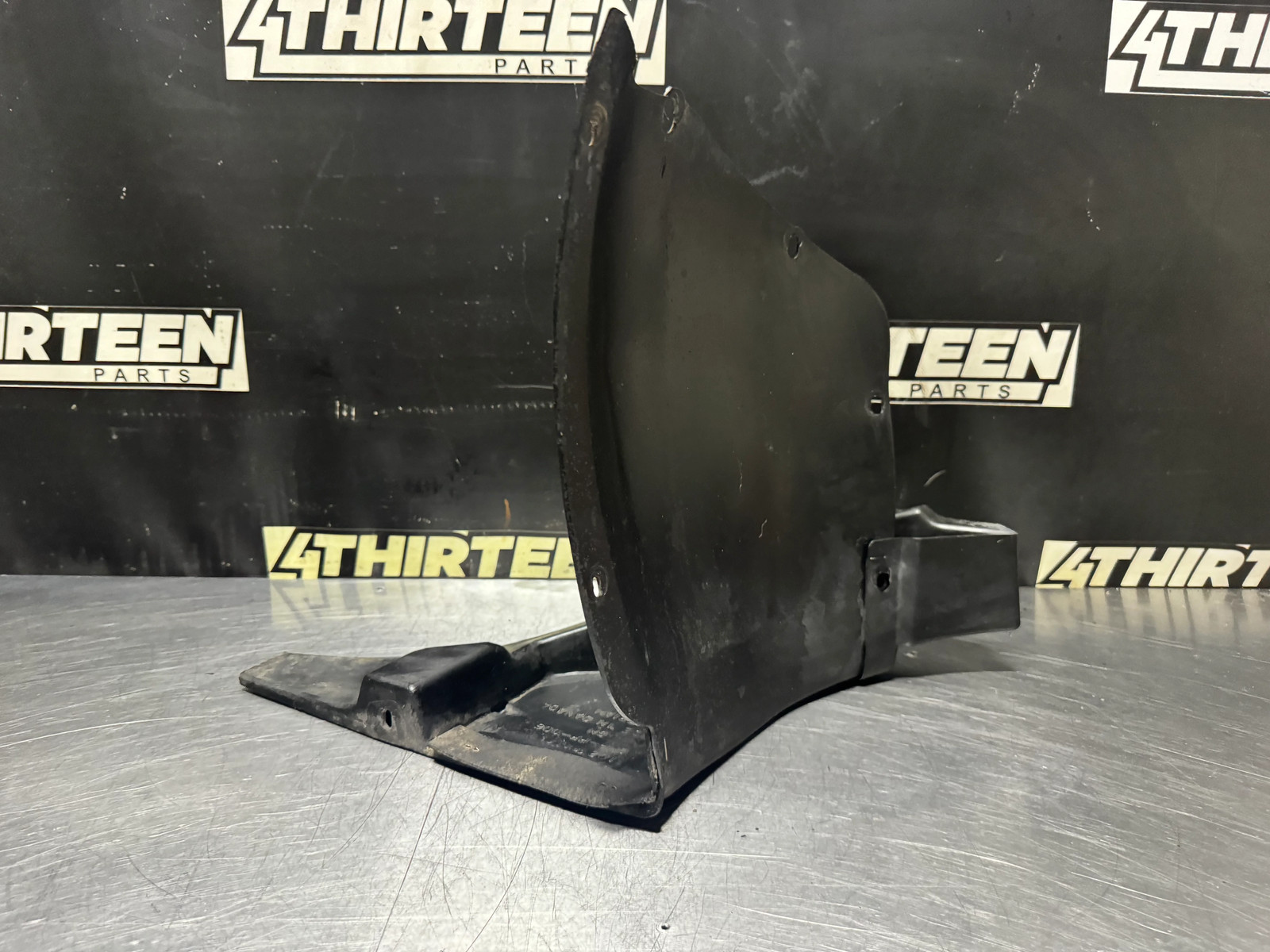 97-04 C5 CORVETTE RIGHT FRONT PASSENGER  WHEEL LINER SPLASH SHEILD OEM #N474