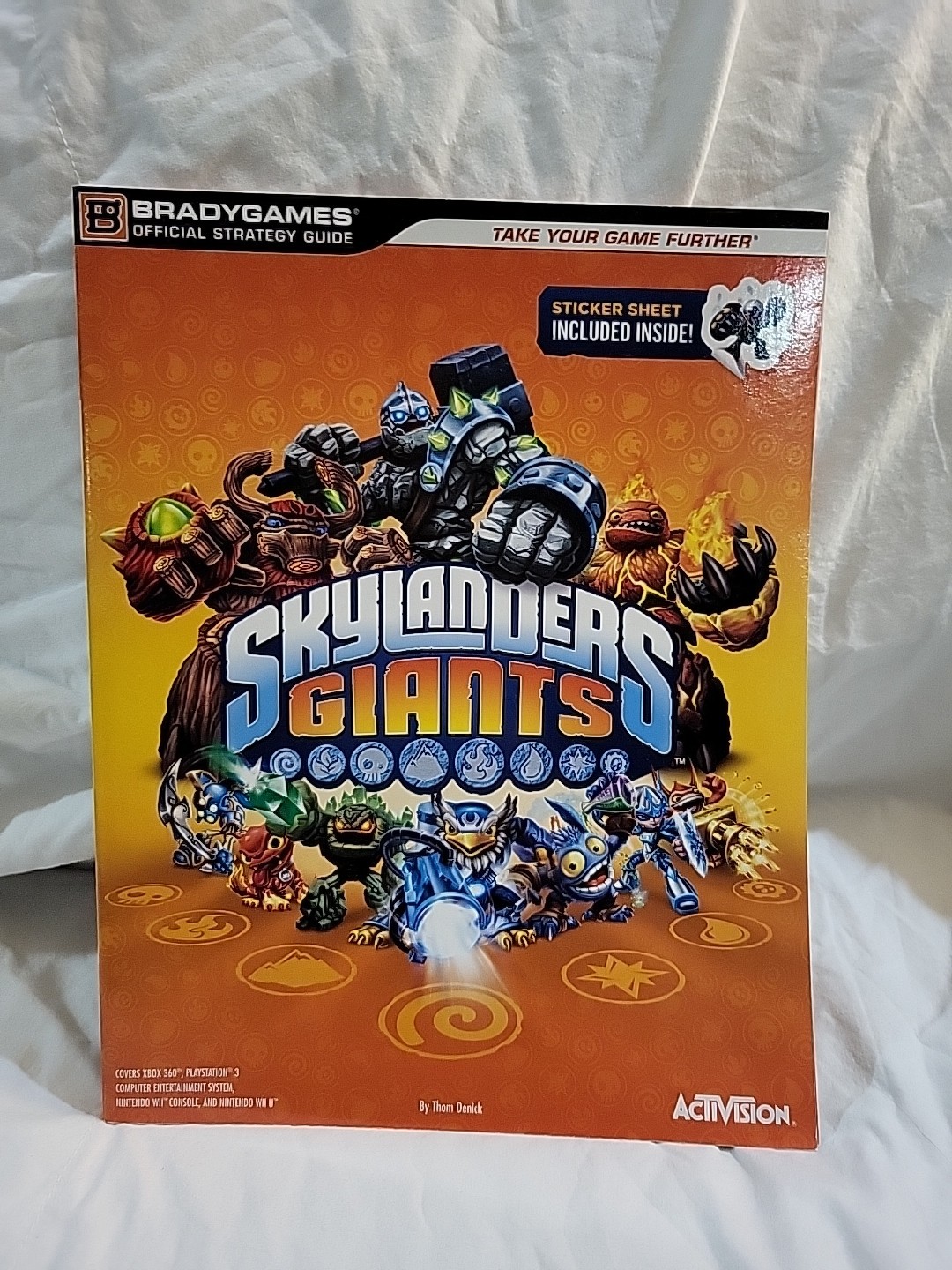 Skylanders Giants BradyGames Official Strategy Guide Paperback 2012