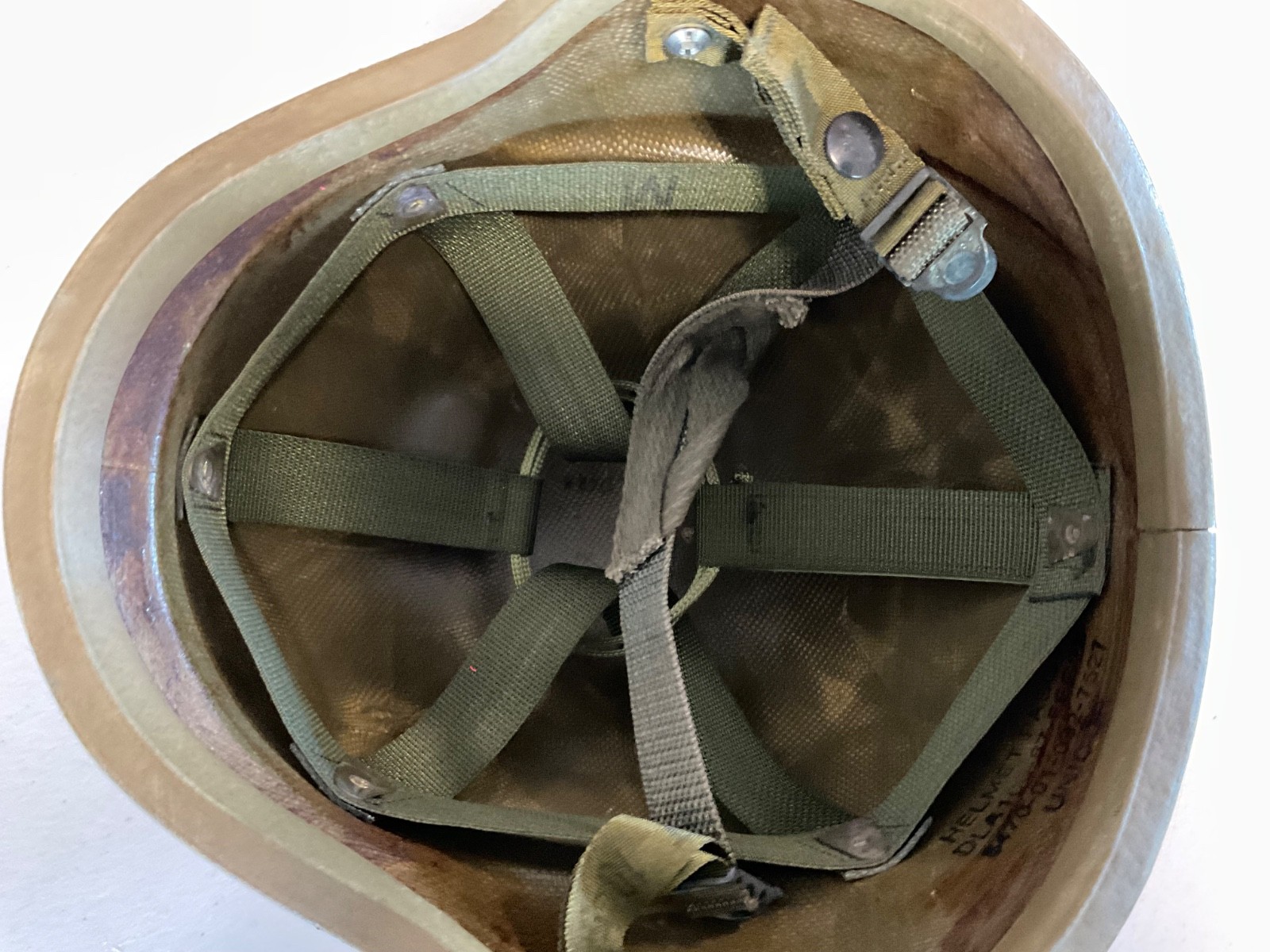 OLD ARMY MILITARY PASGT MADE W/ KEVLAR HELMET K-POT MEDIUM 8470-01-092-7527