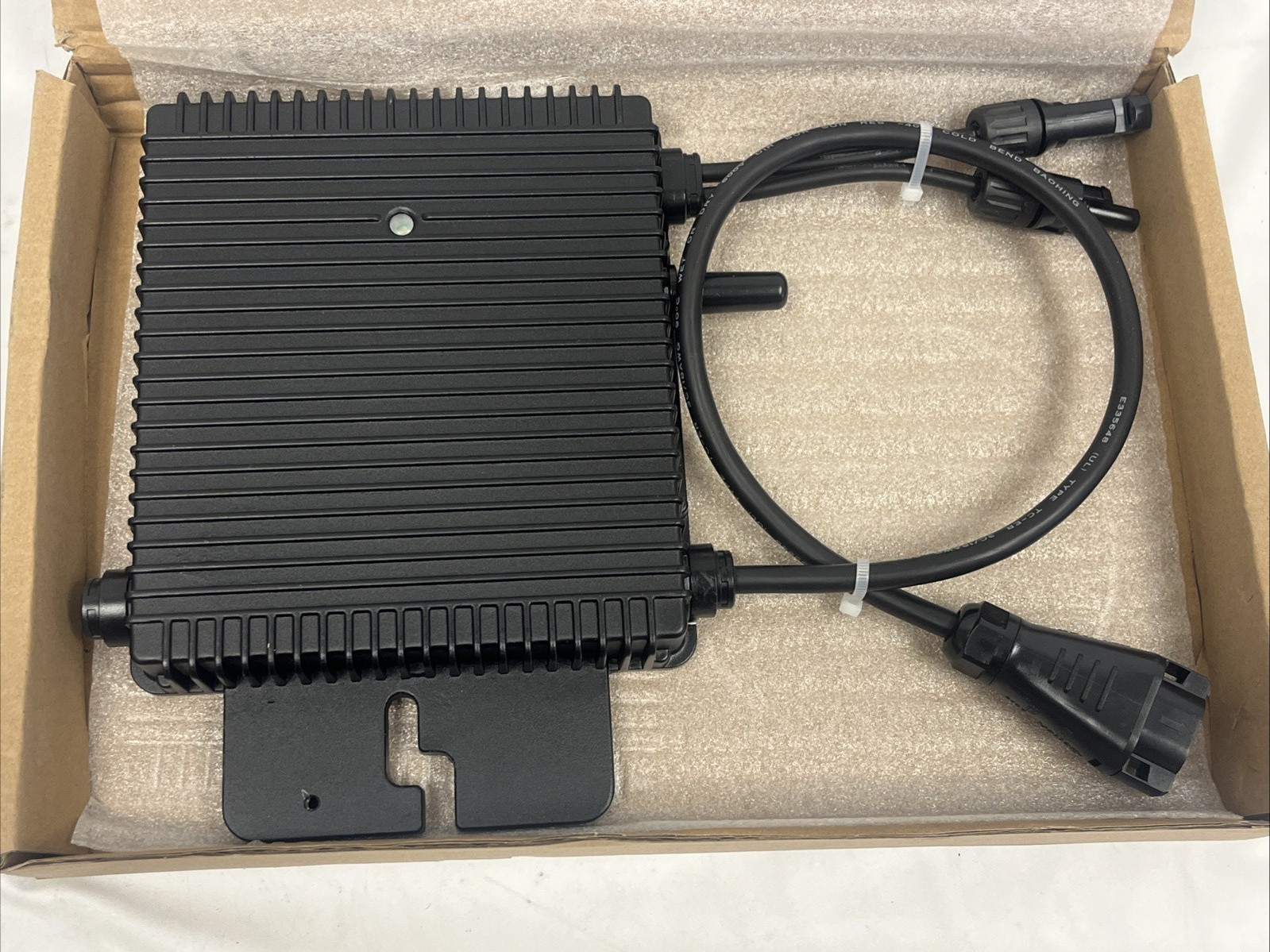 Hoymiles HM-300NT , 300NHTS.US.HM Solar Microinverter Grid-Tied *NEW IN BOX*