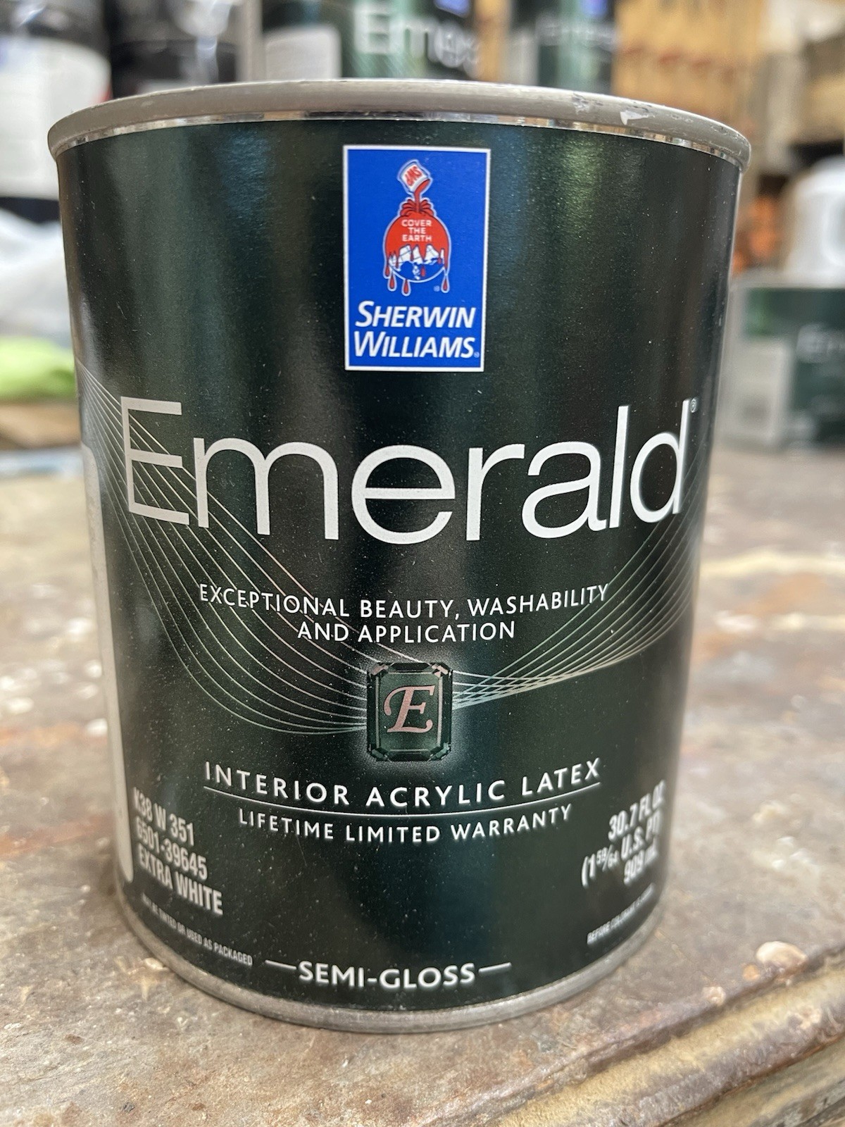 Quart Sherwin Williams Emerald Latex Water Based Paint/Extra White /Semi-Gloss